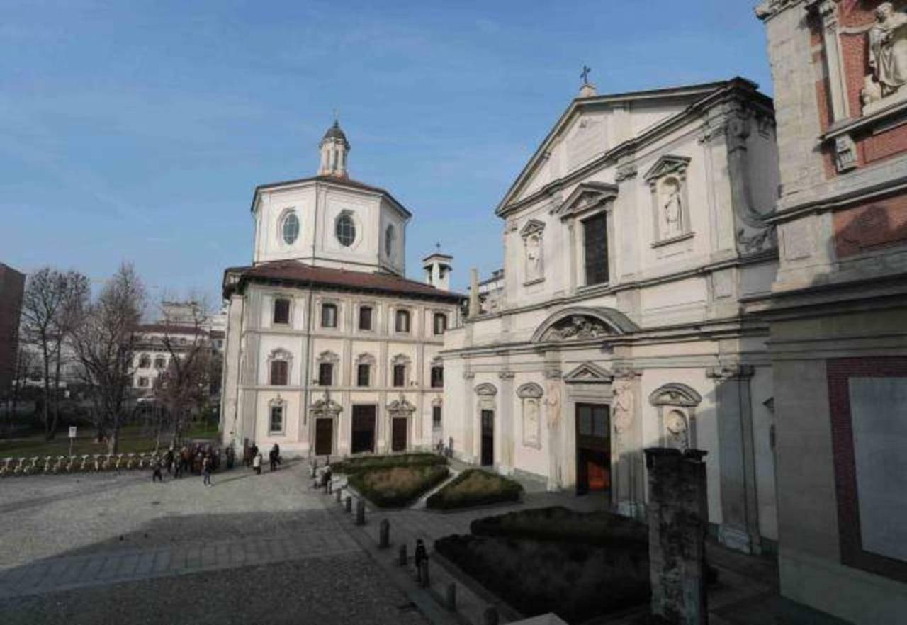 Cosy Apartment 2 Minutes From Duomo มิลาน ภายนอก รูปภาพ